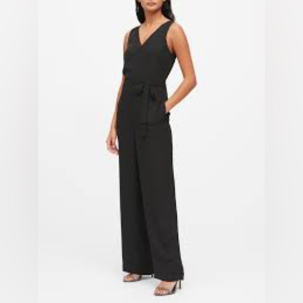 Black jumpsuit with tie and wide leg